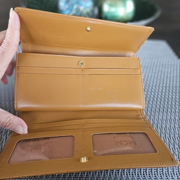 MCM Tan and Orange Logo Wallet - Picture 7 of 13